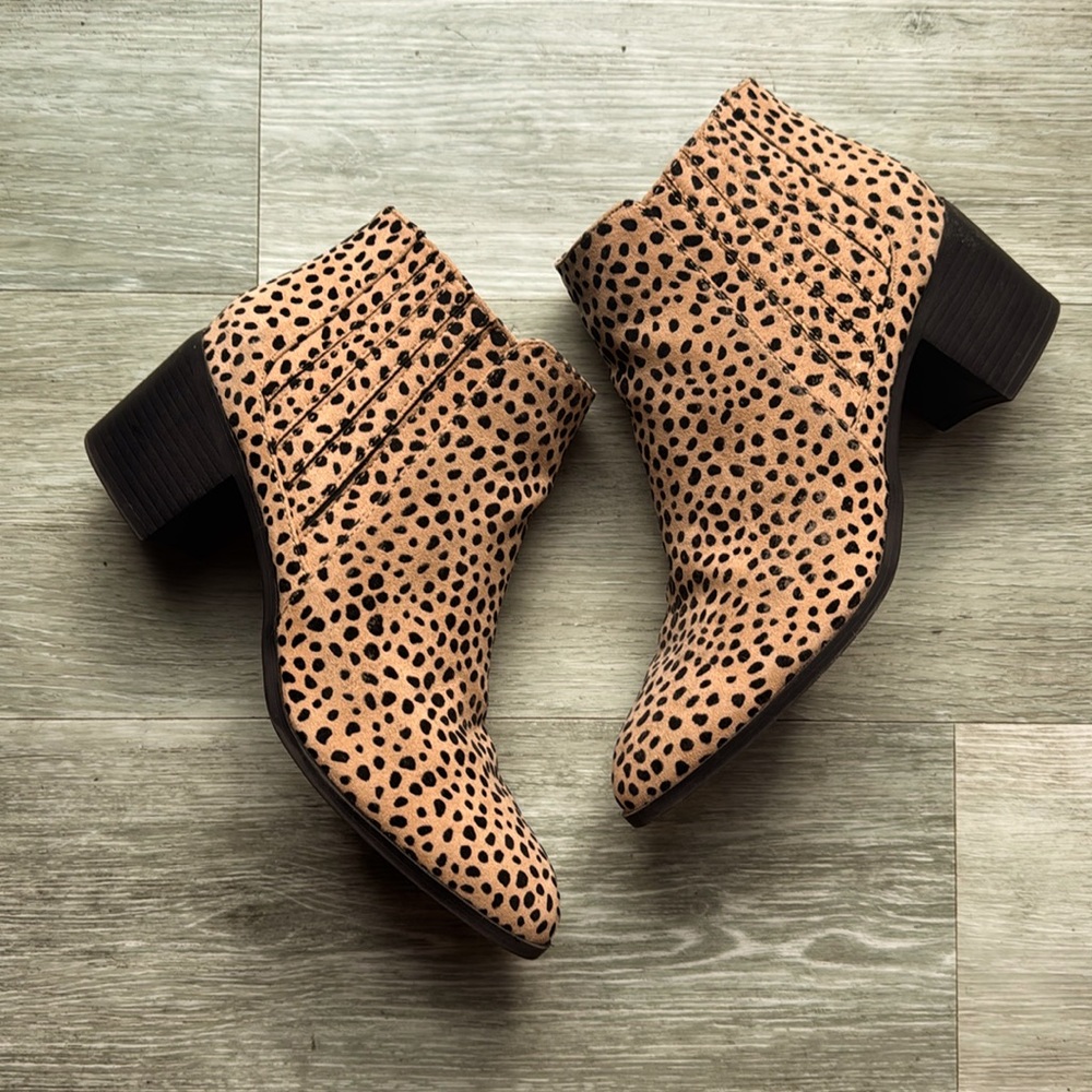 Vici Leopard Print Booties Size 10 - image 1